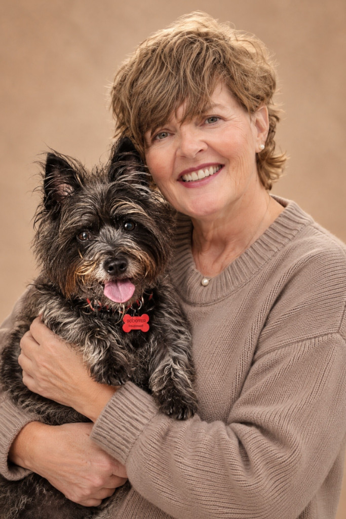 Robin Jett, Office Manager professional headshot – Point Loma Dentist