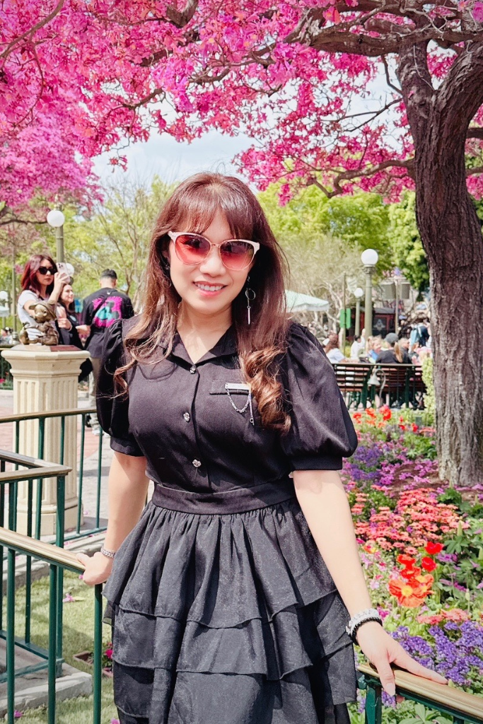 Tuyet-Van Trinh, Registered Dental Assistant professional headshot – Point Loma Dentist